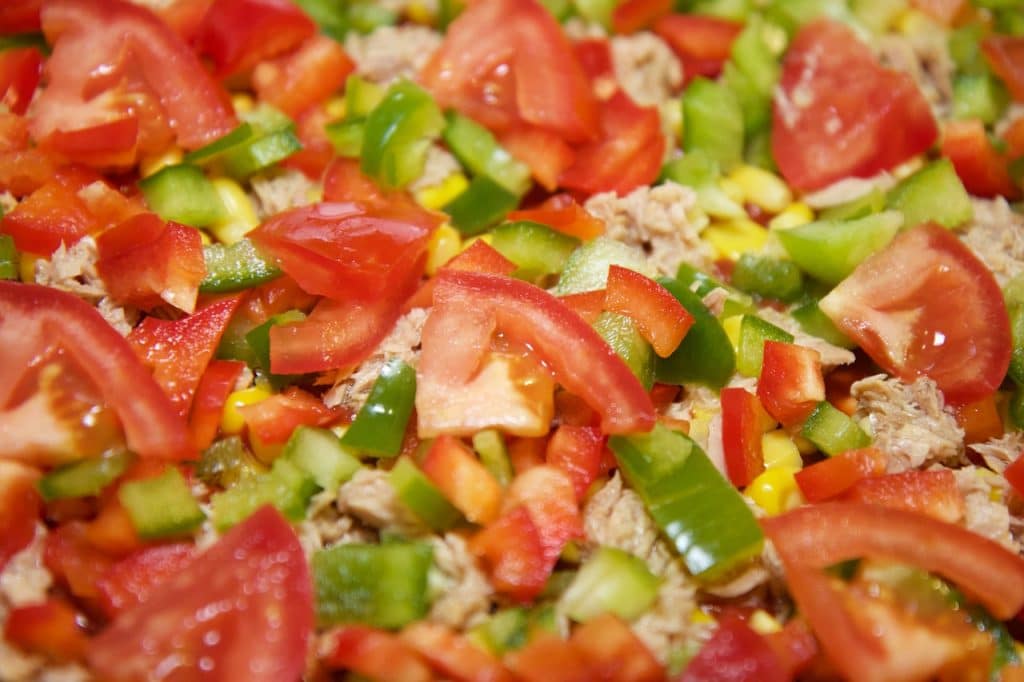 Najlepsze przepisy na sałatke z tuńczykiem